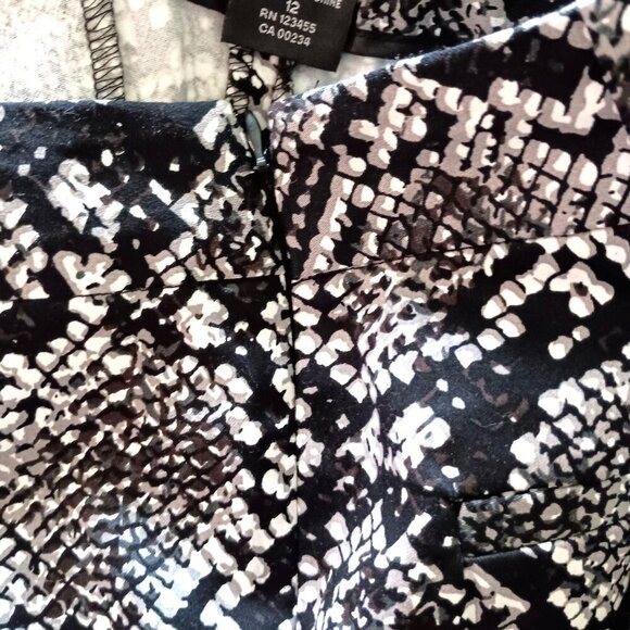 Lord & Taylor Snake Print Slim Leg Side Zip Ankle Pants size 12 - Picture 5 of 6